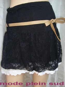 JUPE TOUT DENTELLES NOIR CEINTURE INCLUS